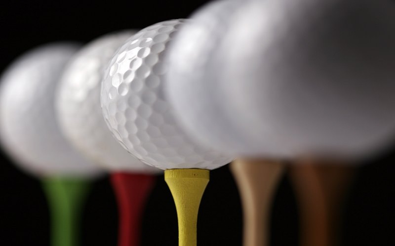 Quelles balles de golf choisir en fonction de son jeu et de son budget ?