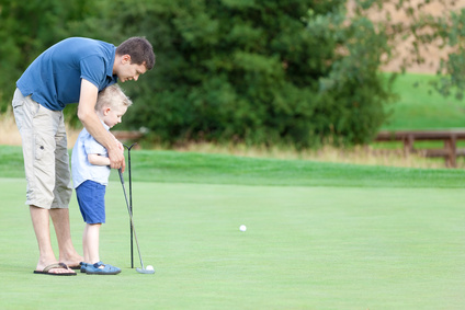 Comment faire découvrir le golf à son enfant ?