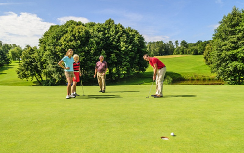 Comment bien jouer une partie de scramble au golf ?