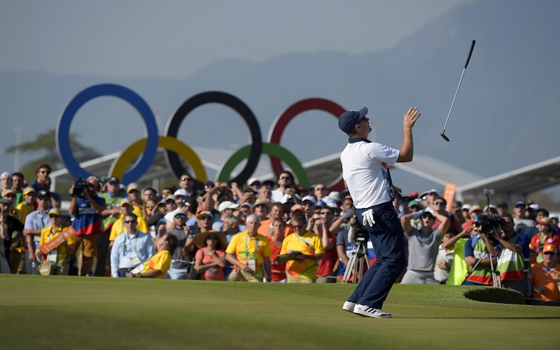Il peut jeter son putter en l’air…Justin Rose est depuis quelques instants le premier champion olympique de golf depuis plus d’un siècle !