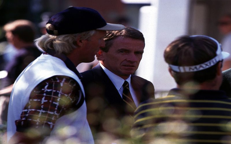 Tim Finchem en 1996 aux côtés de Greg Norman.Le commissaire du PGA Tour a laissé une maison bien rangée...