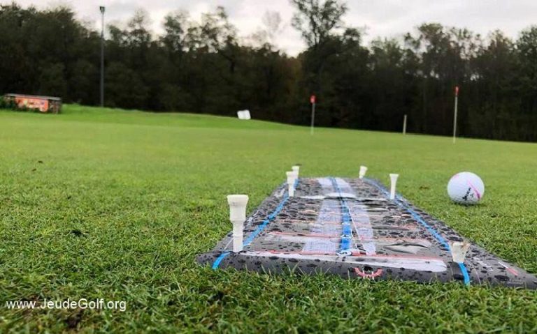 Test de l’accessoire d’entraînement Arc To Arc Square pour le putting