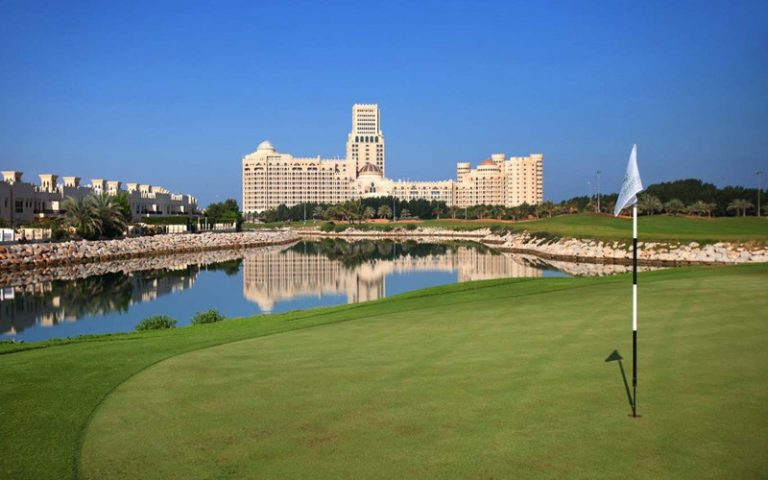 Al Hamra Golf Club aux Émirats arabes unis, un links dans un oasis de golf