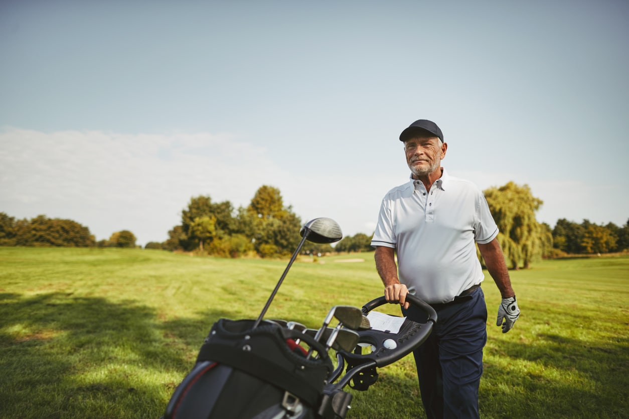 A plus de 75 ans, un golfeur doit être vigilant à la qualité de son équilibre pendant son swing