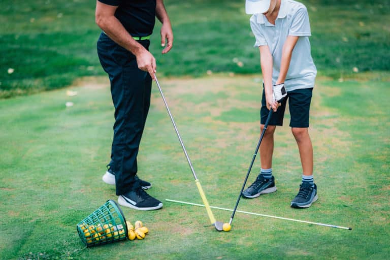 Non, le swing de golf ne s’apprend pas en un claquement de doigts !