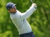 Russell Henley réalise un swing au départ du trou n°2 lors du Memorial Tournament 2025 à Dublin, Ohio.